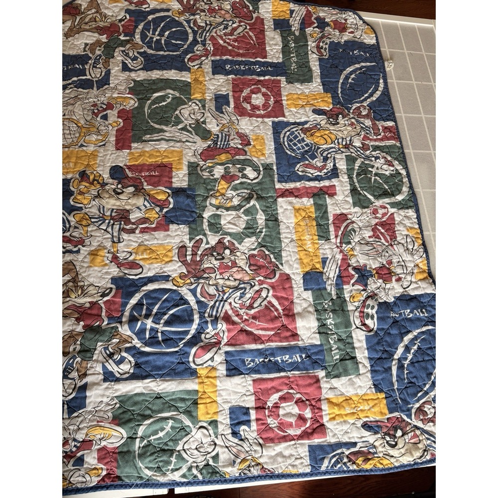 Vintage 1997 Looney Tunes Baby Crib Quilt Blanket Taz Wile E Coyote Bugs Bunny